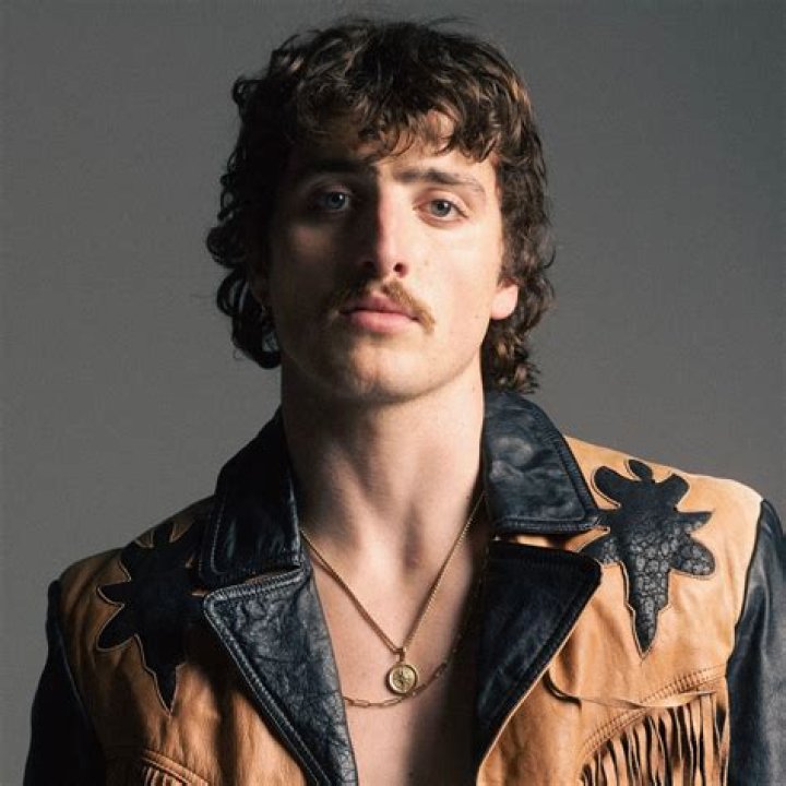 Benson Boone Talks Debut Single 'Ghost Town' After 'American Idol' ·