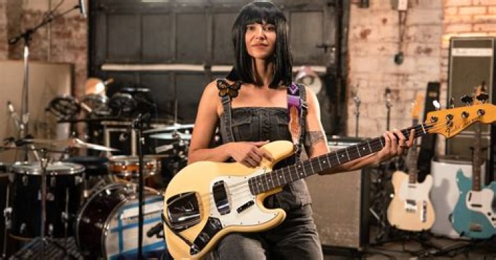 Does Laura Lee Khruangbin Wear A Wig? Heres What We Know About The Musician ·