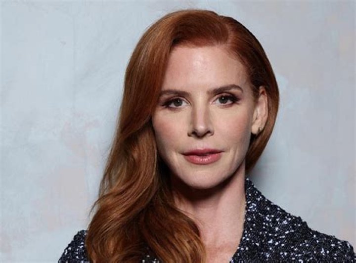 Does Sarah Rafferty Wear A Wig? Hair Real Or Fake