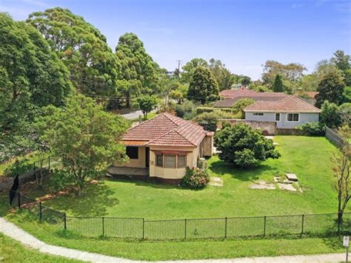 Ex-Socceroo Robbie Hooker selling Mount Colah investment property ·