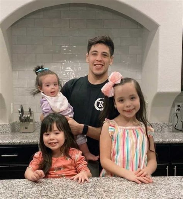 Meet Wife Shirley And Kids Maddie, Megan And Morgan ·