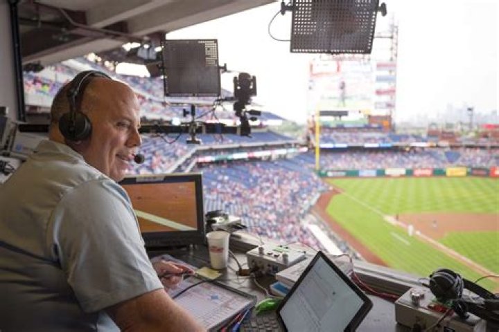 Phillies broadcasters Tom McCarthy, Scott Franzke agree to multiyear contract extensions