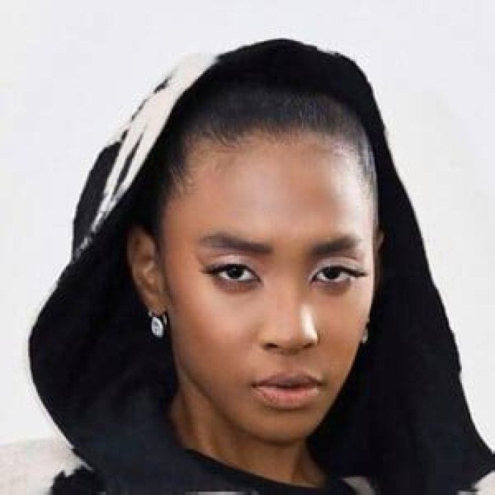 Phoenix Raei Height, Weight, Net Worth, Age, Birthday, Wikipedia, Who, Nationality, Biography