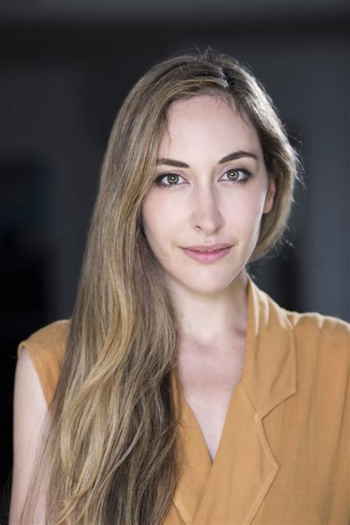 Sarah Natochenny Biography, Age, Height, Husband, Net Worth, Family