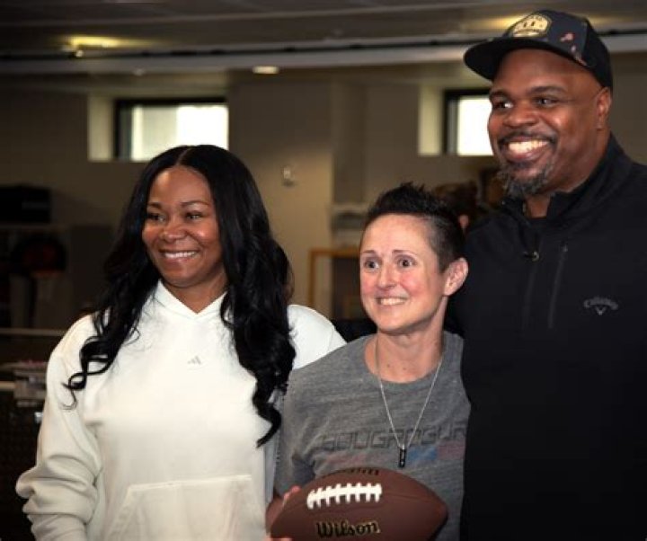Vince Wilfork Wife, Son, Family, Weight, Height, Net Worth