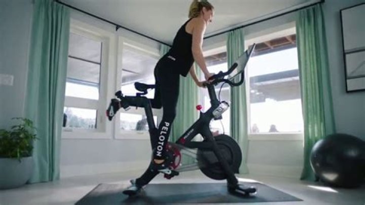 Who are the actresses in the Peloton commercial? ·